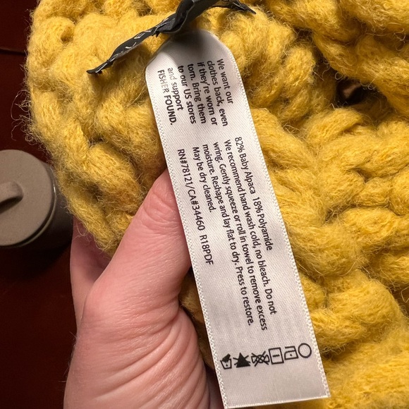 Eileen fisher baby alpaca mustard yellow chunky knit beanie winter hat - Picture 3 of 4